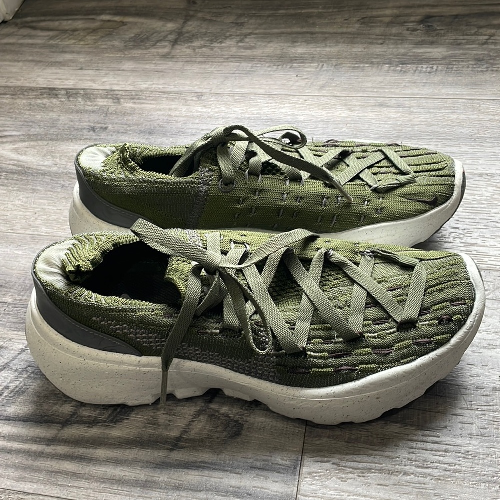 Nike 04 Shoes Womens size 8.5